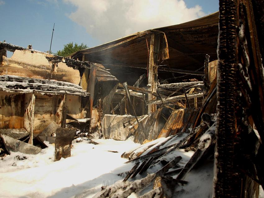 Feuer Halle Siegburg Gewerbegebiet Zange P091.JPG